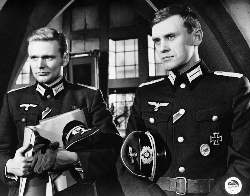 Horst Frank and Helmut Griem in Fabrik der Offiziere (1960)