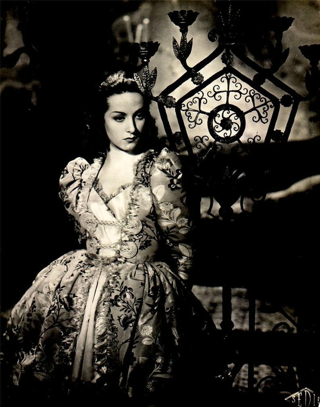 Danielle Darrieux in Tarass Boulba (1936)