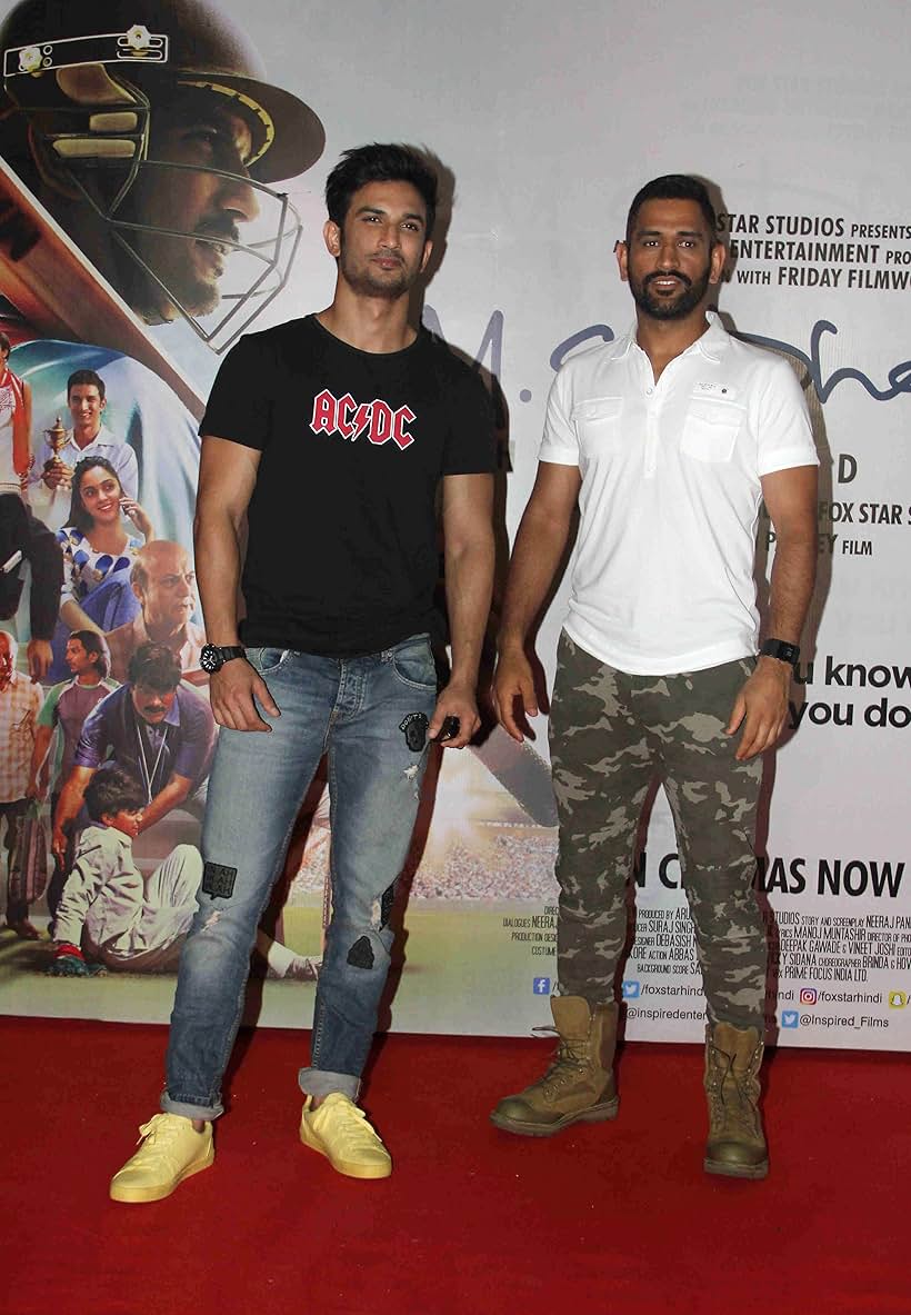 Mahendra Singh Dhoni and Sushant Singh Rajput at an event for M.S. Dhoni: The Untold Story (2016)