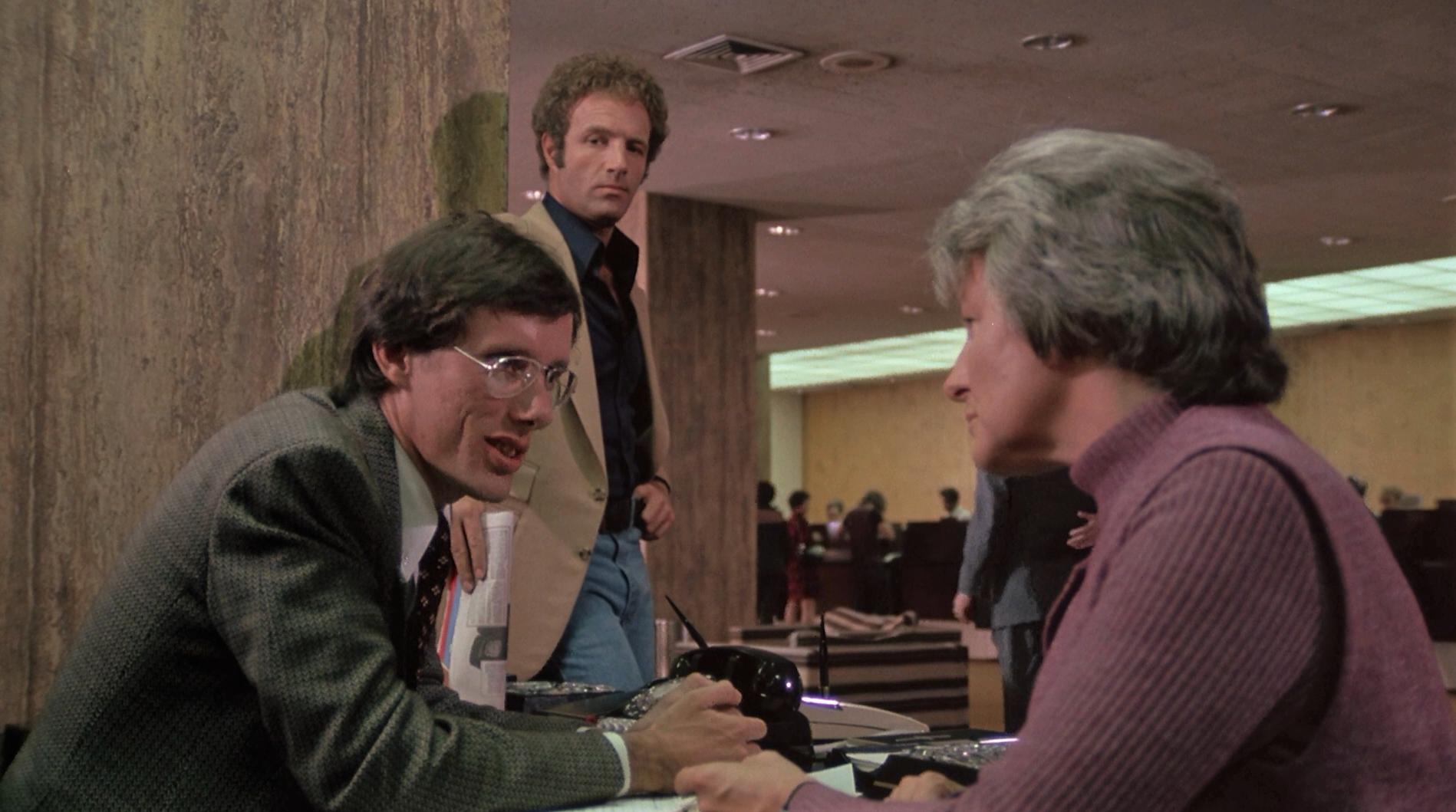 James Woods, James Caan, and Jacqueline Brookes in The Gambler (1974)