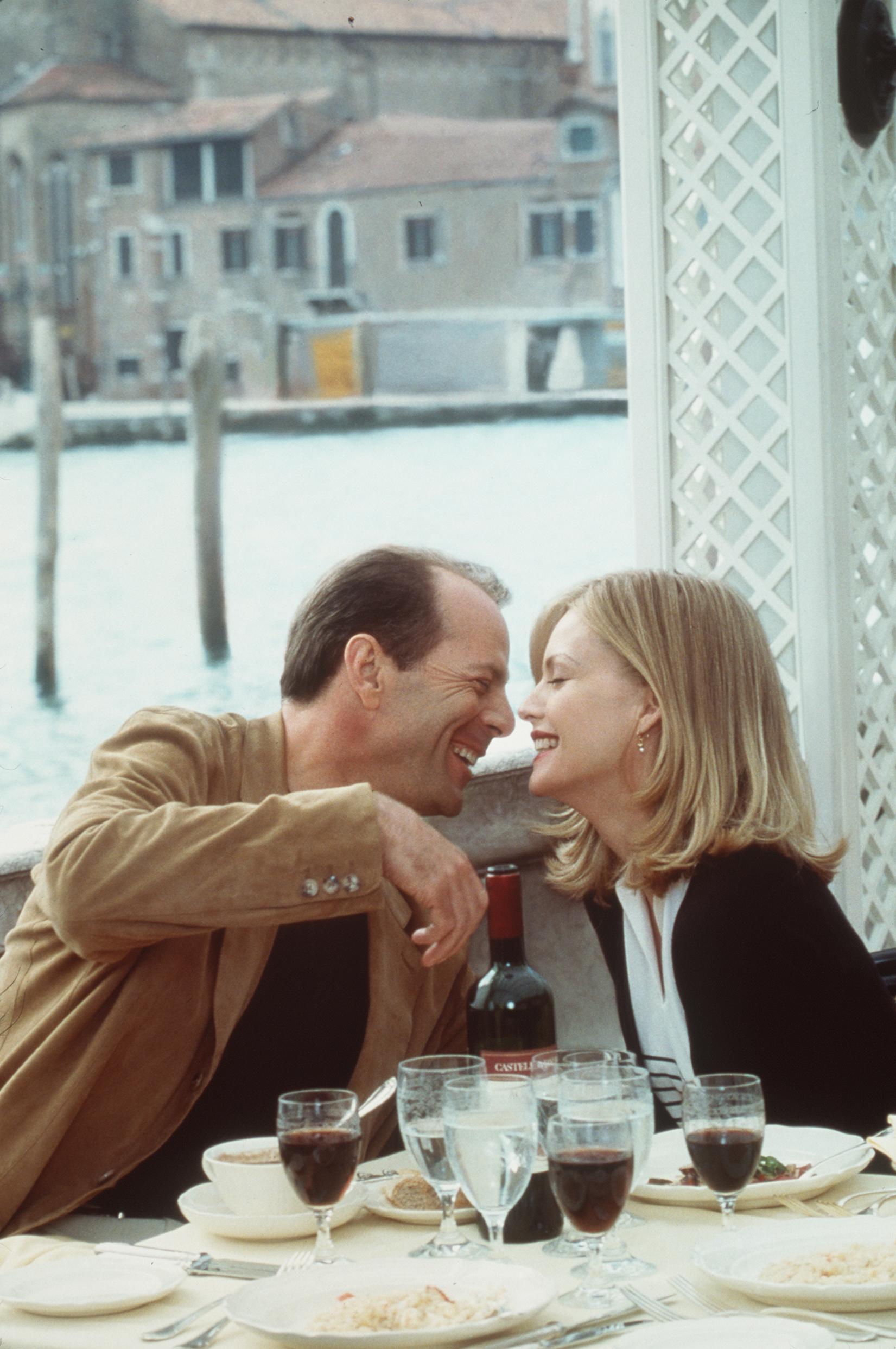 Michelle Pfeiffer and Bruce Willis in The Story of Us (1999)