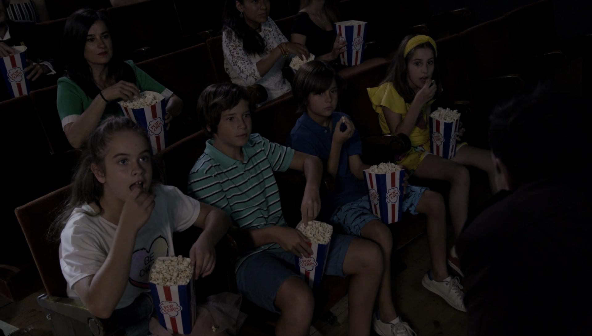 Alejandro Serrano, Mafalda Carbonell, Teresa Rodríguez, and Nico Rossi in La cápsula del tiempo (2019)