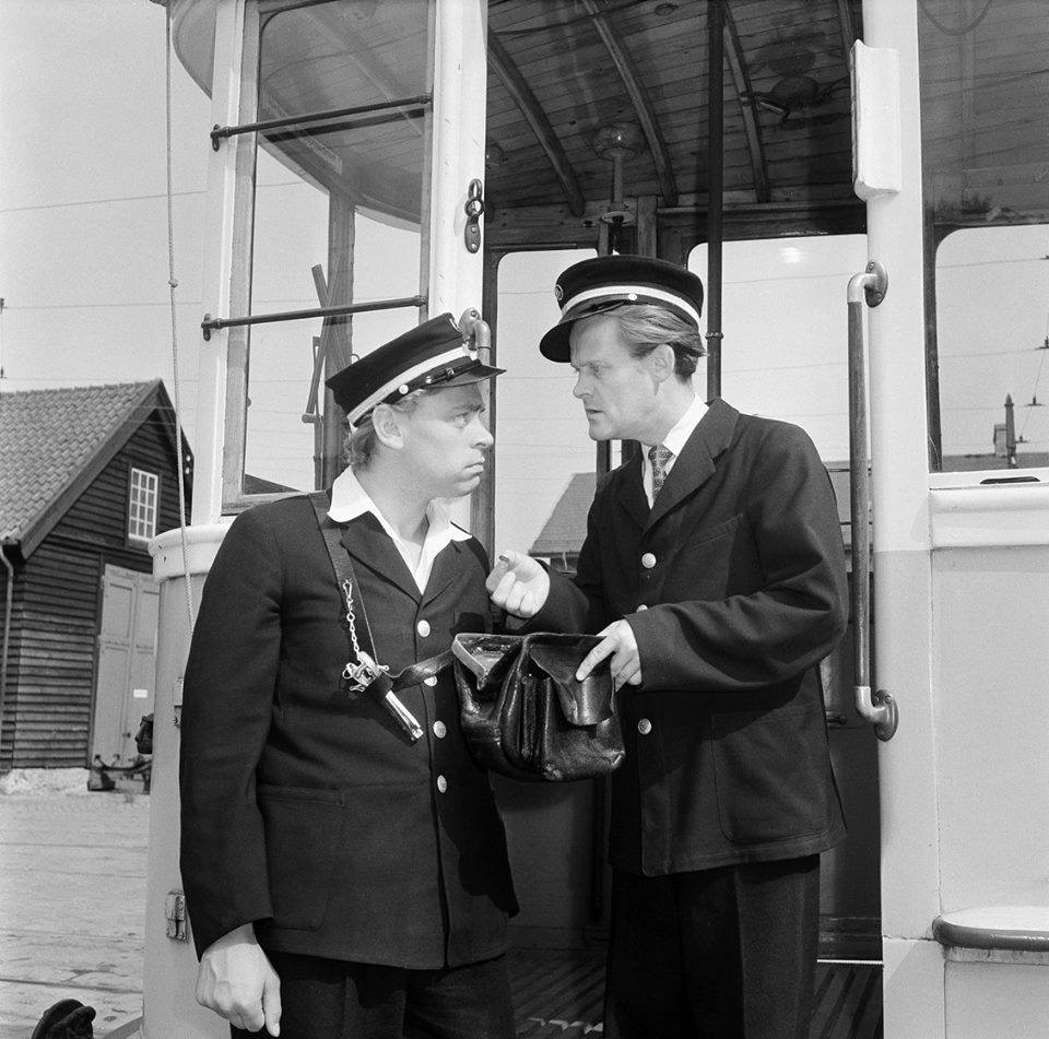 Dirch Passer and Ove Sprogøe in Ved Kongelunden... (1953)