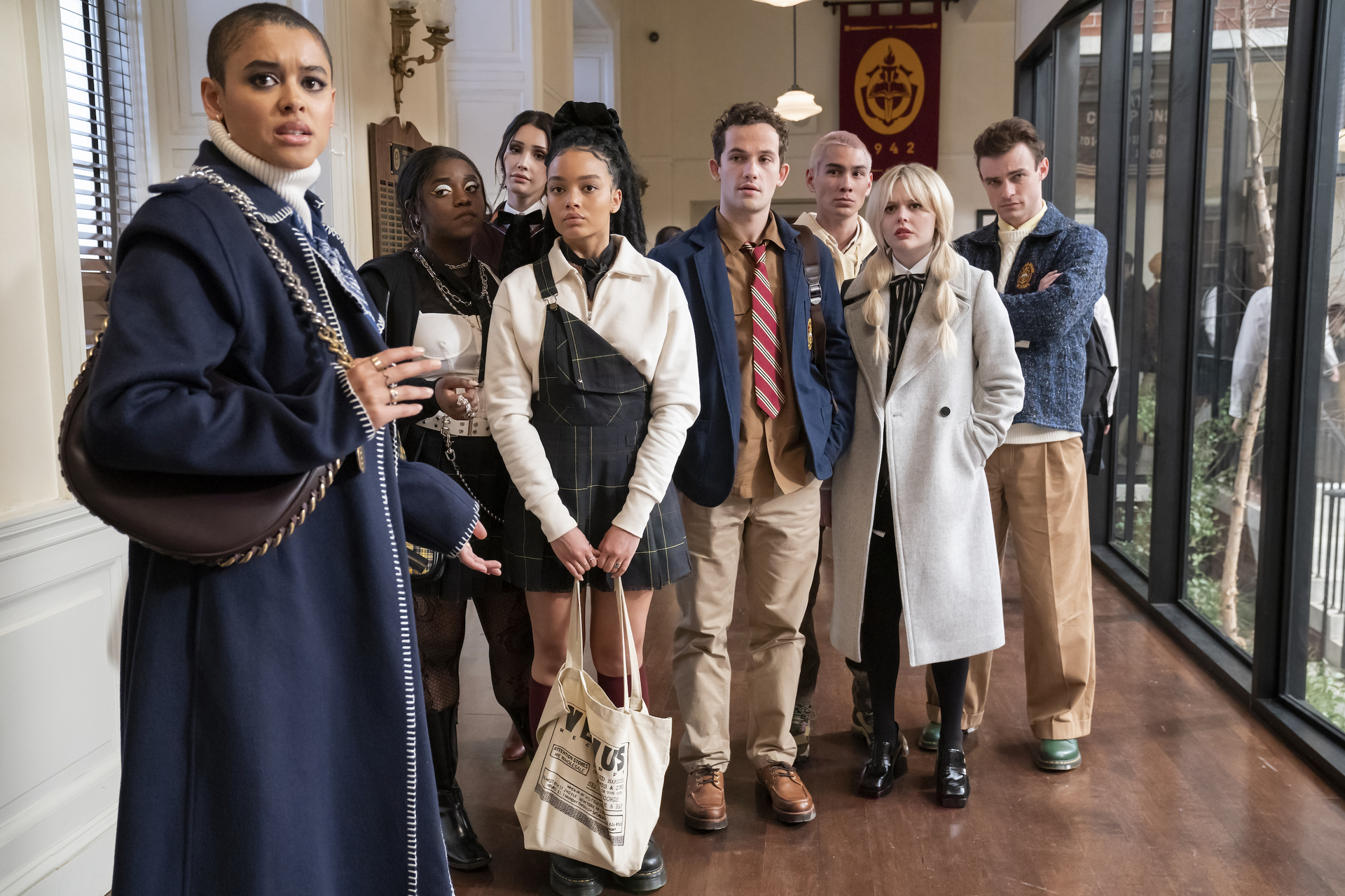 Zión Moreno, Grace Duah, Evan Mock, Emily Alyn Lind, Thomas Doherty, Jordan Alexander, Whitney Peak, and Eli Brown in Gossip Girl (2021)