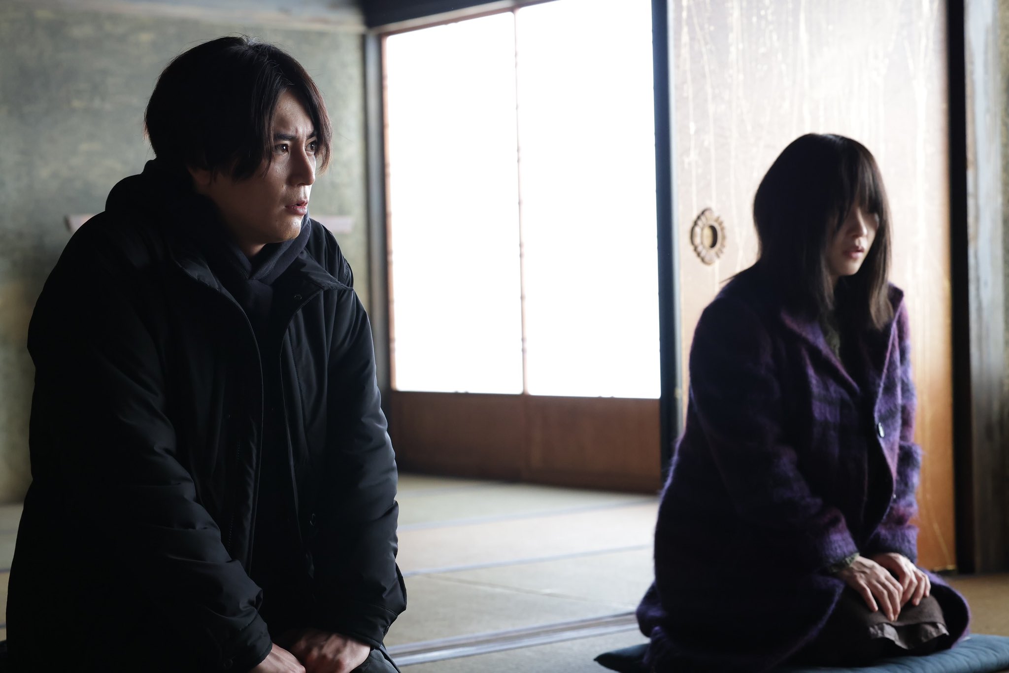 Shôtarô Mamiya and Rina Kawaei in A Strange House (2024)