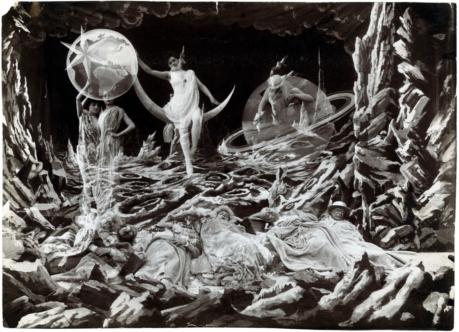 Victor André, Bleuette Bernon, Jehanne d'Alcy, Delpierre, Georges Méliès, Brunnet, Farjaux, and Kelm in A Trip to the Moon (1902)