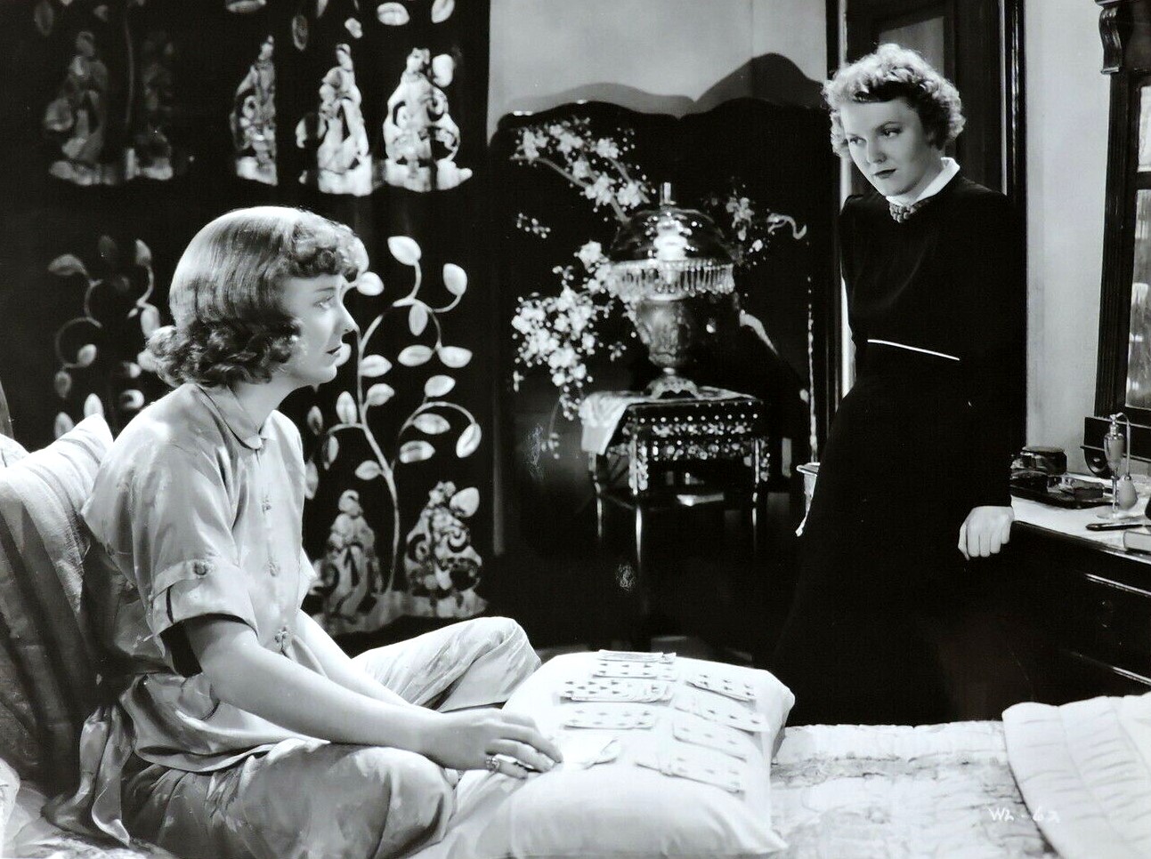 Sheila Bromley and Beverly Roberts in West of Shanghai (1937)