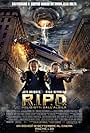 Jeff Bridges and Ryan Reynolds in R.I.P.D. - Poliziotti dall'aldilà (2013)