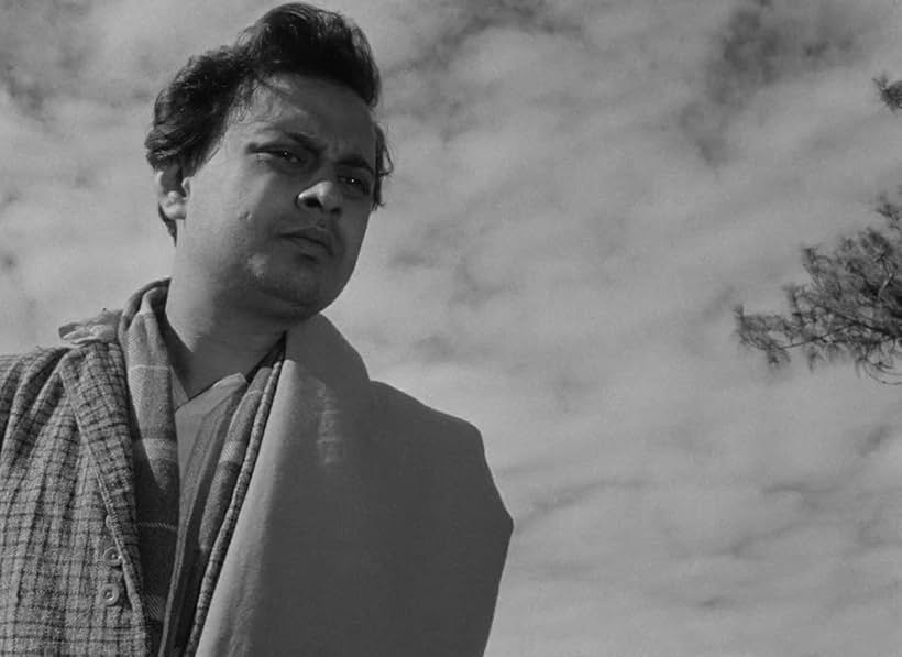 Anil Chatterjee in The Cloud-Capped Star (1960)