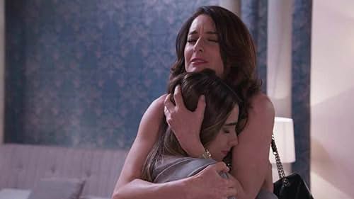 Susana González and Fernanda Urdapilleta in Mi fortuna es amarte (2021)