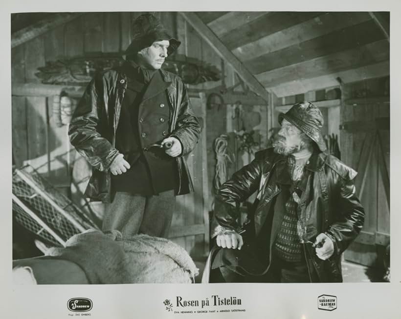 John Ekman and Arnold Sjöstrand in Rosen på Tistelön (1945)