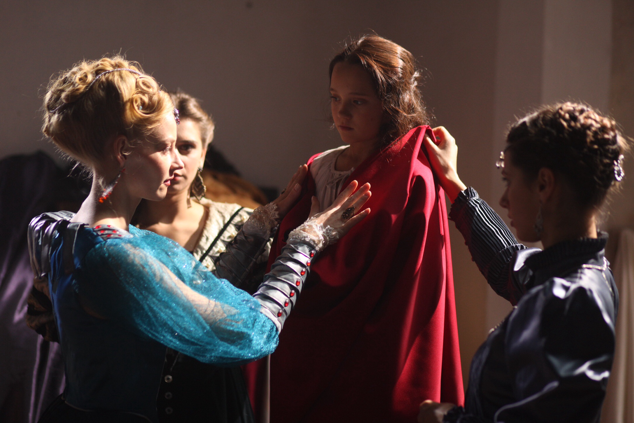 Svetlana Khodchenkova and Isabelle Allen in Lady of Csejte (2015)