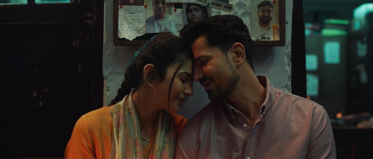 Sumeet Vyas and Rakul Preet Singh in Chhatriwali (2023)