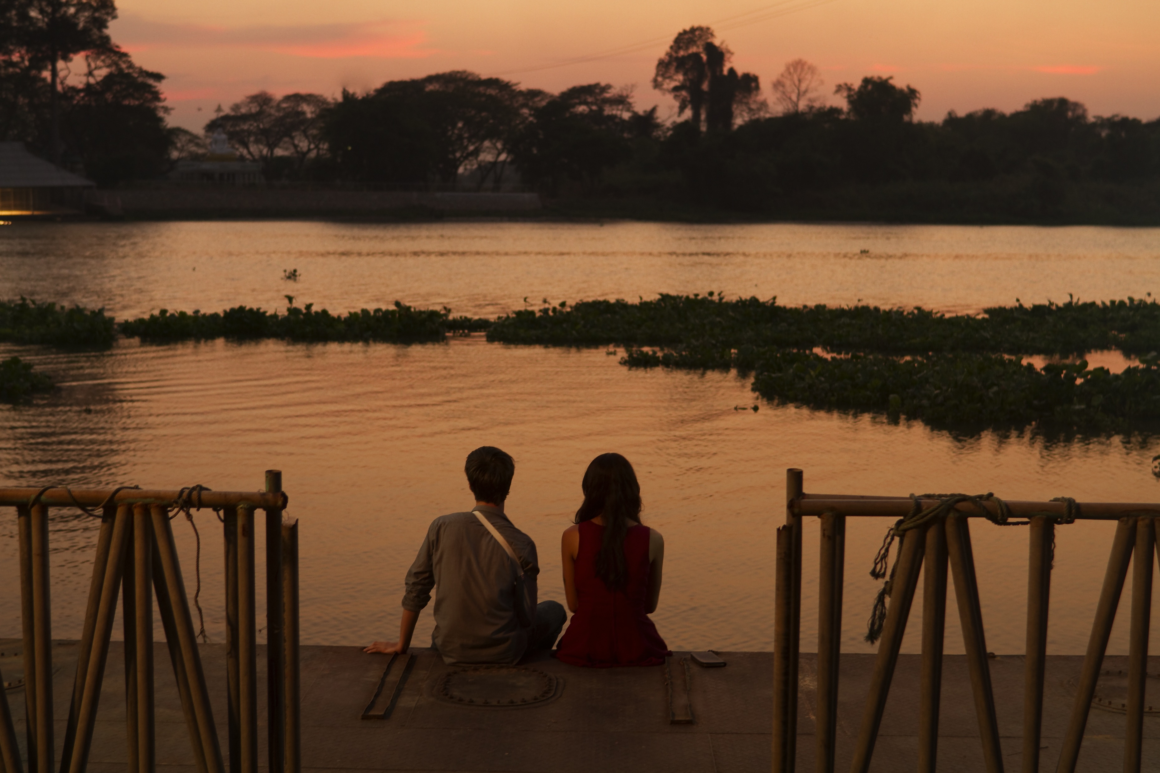 Max Mauff and Aisawanya Areyawattana in Patong Girl (2014)