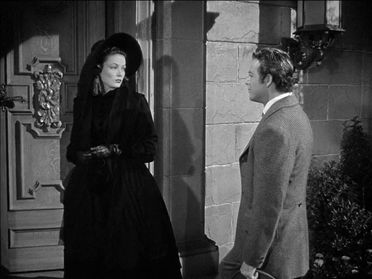 Gene Tierney and Glenn Langan in Dragonwyck (1946)