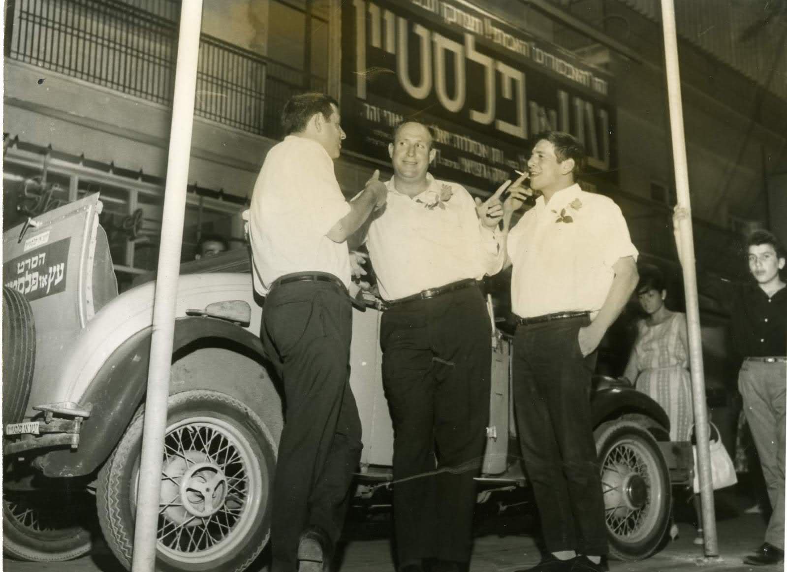 Avraham Deshe, Topol, and Uri Zohar in Pasha (2007)