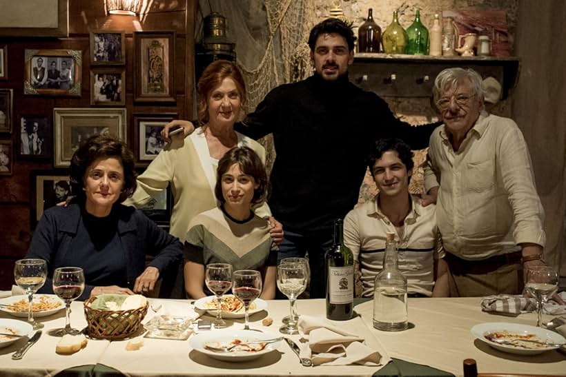 Giancarlo Giannini, Marieta Severo, Luisa Arraes, Gabriel Leone, and Michele Morrone in Duetto (2022)