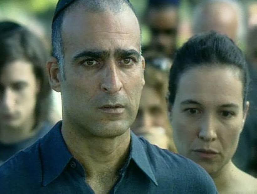 Yaël Abecassis and Yoram Toledano in Prisoners of War (2009)