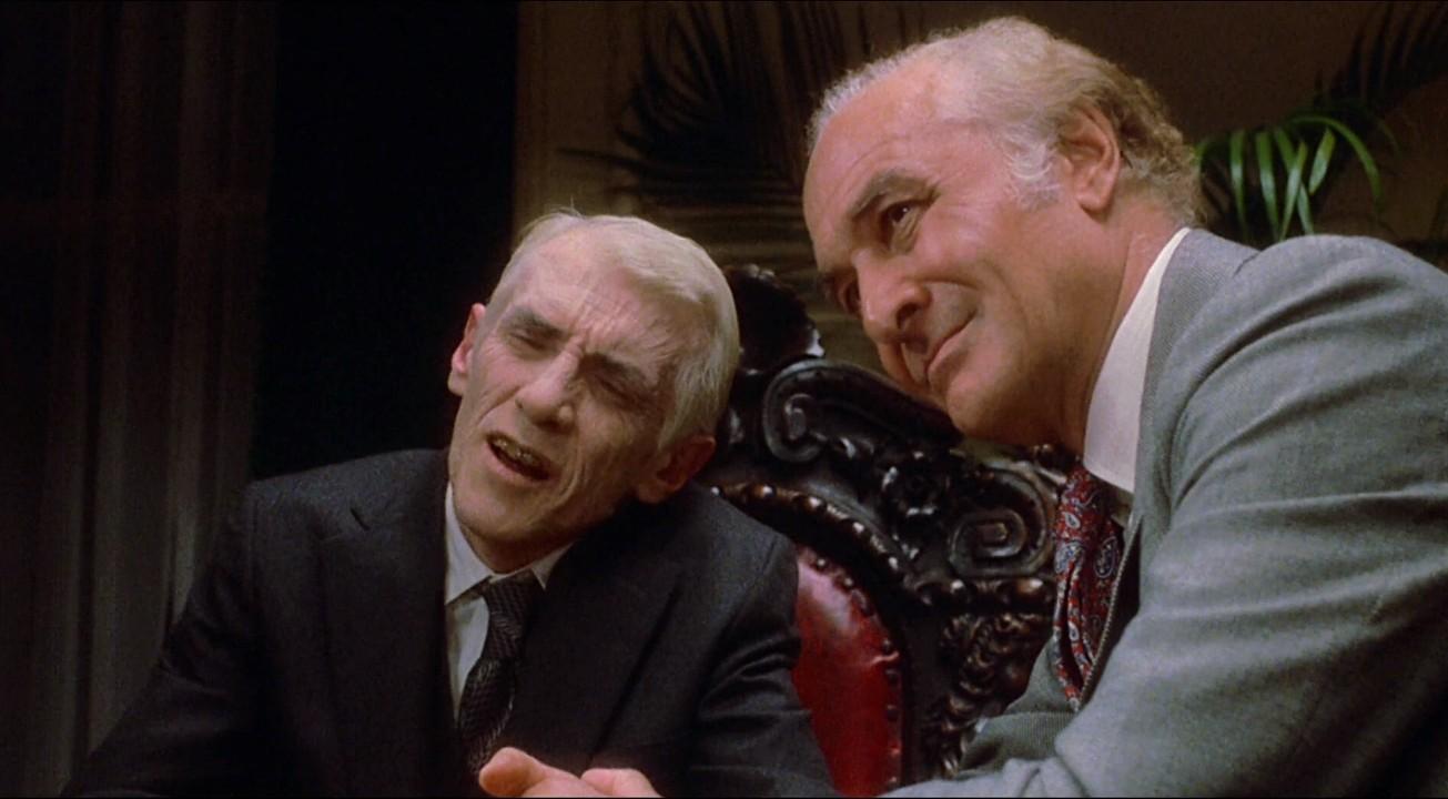 Robert Loggia and William Hickey in Prizzi's Honor (1985)