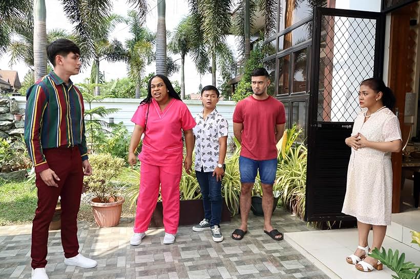 Patricia Ismael, Buboy Villar, Muriel Lomadilla, Luke Conde, and Brent Valdez in Maid to Order (2022)