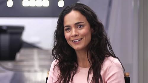 Elysium: Alice Braga On Neill Blomkamp