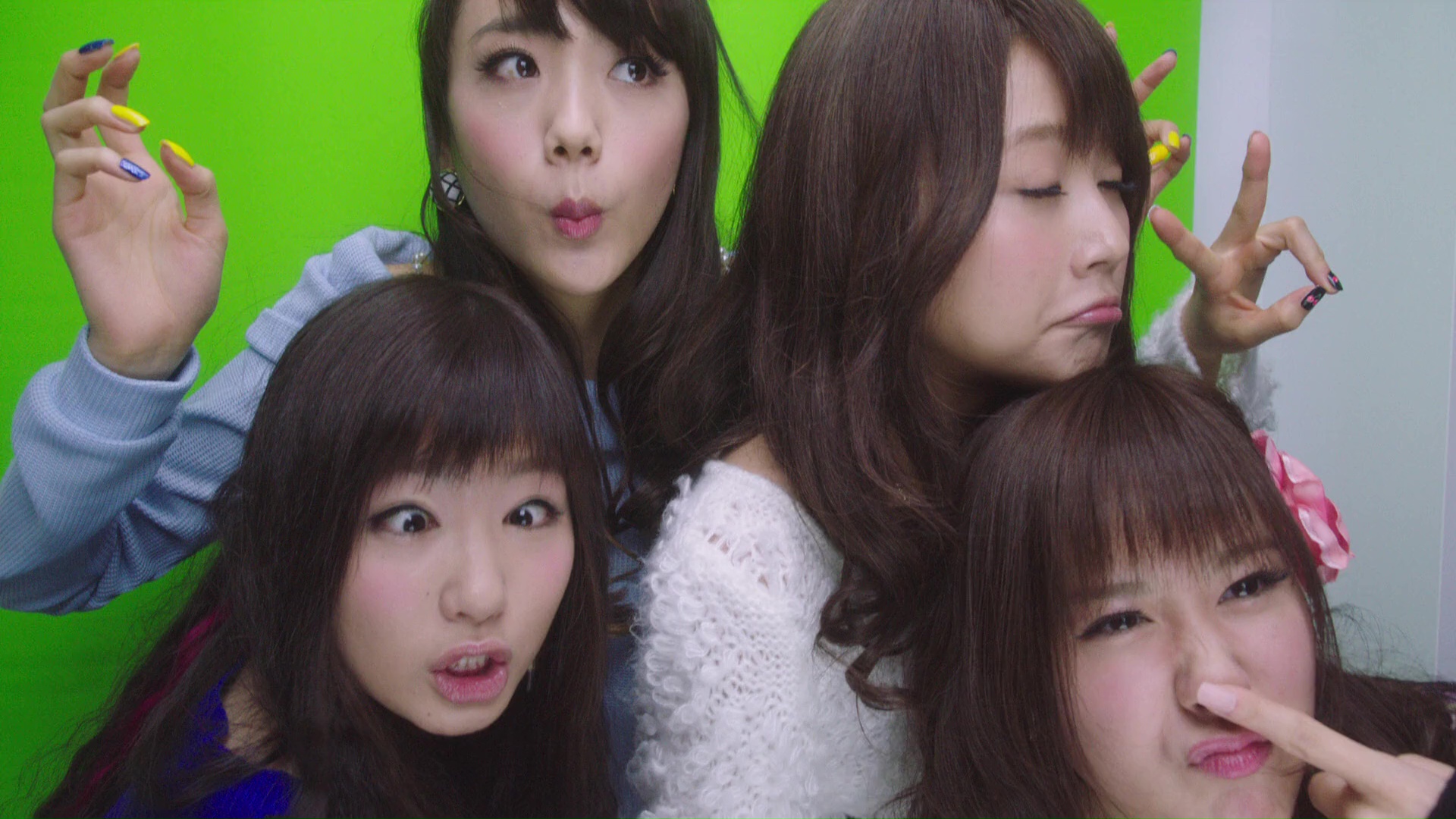 Honami Kurashita, Kasumi Arimura, Nanami Abe, and Airi Matsui in Flying Colors (2015)