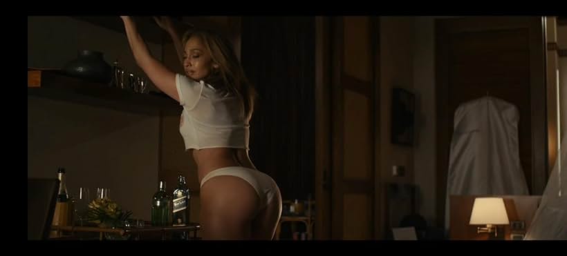 Jennifer Lopez in Shotgun Wedding (2022)