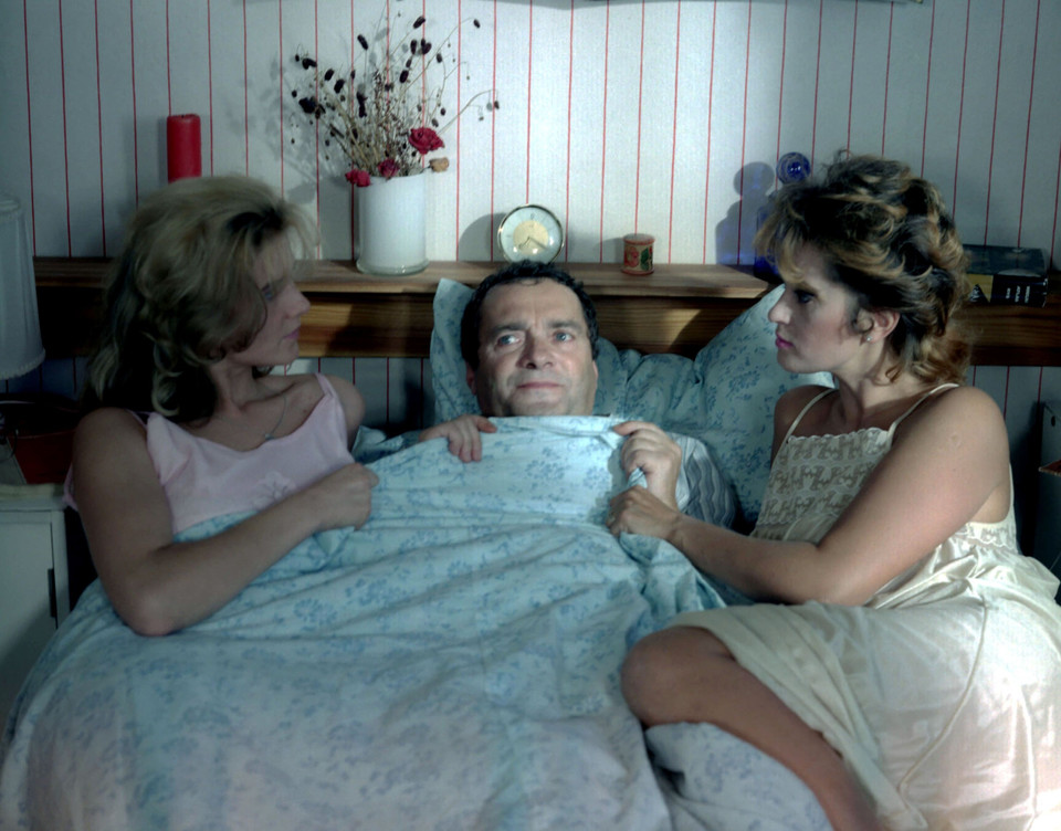 Grazyna Blecka-Kolska, Ewa Kasprzyk, and Zdzislaw Wardejn in Kogel-mogel (1988)