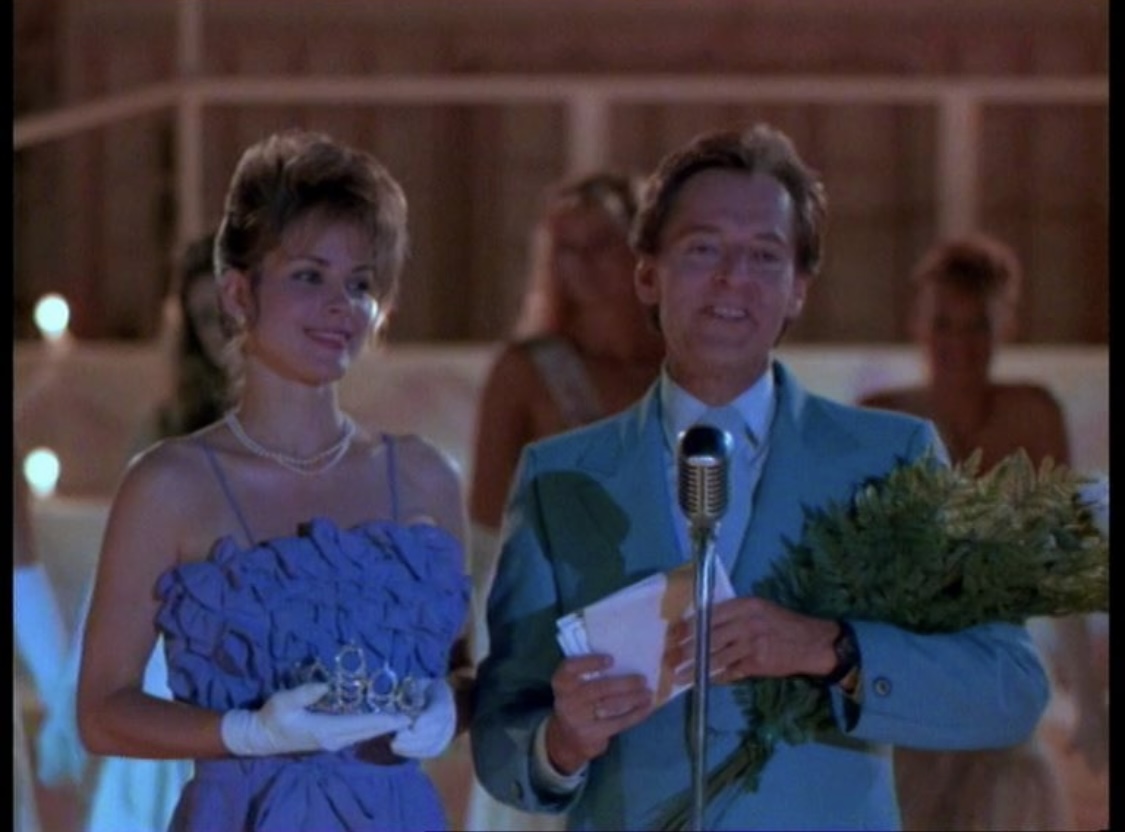 Charles Ballinger and Theresa Bell in Screwball Hotel (1988)