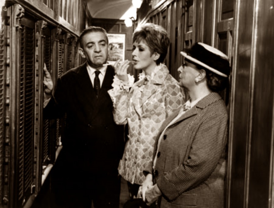 Olinda Bozán, Susana Campos, and Nathán Pinzón in Coche cama alojamiento (1968)