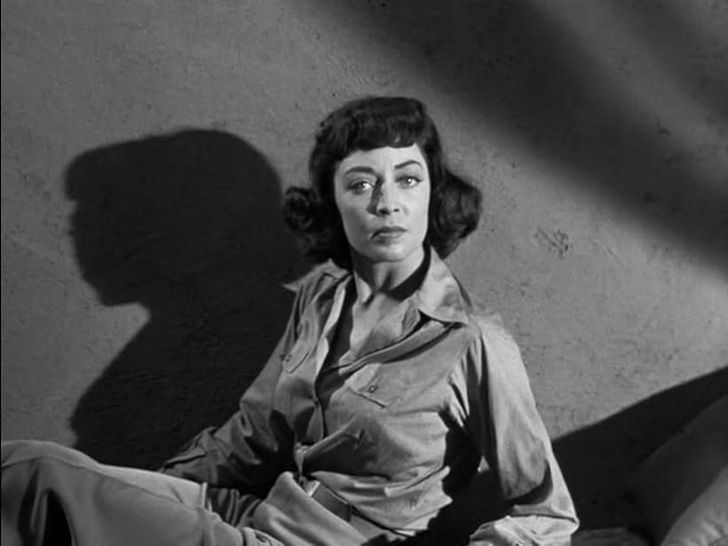 Marie Windsor in Cat-Women of the Moon (1953)