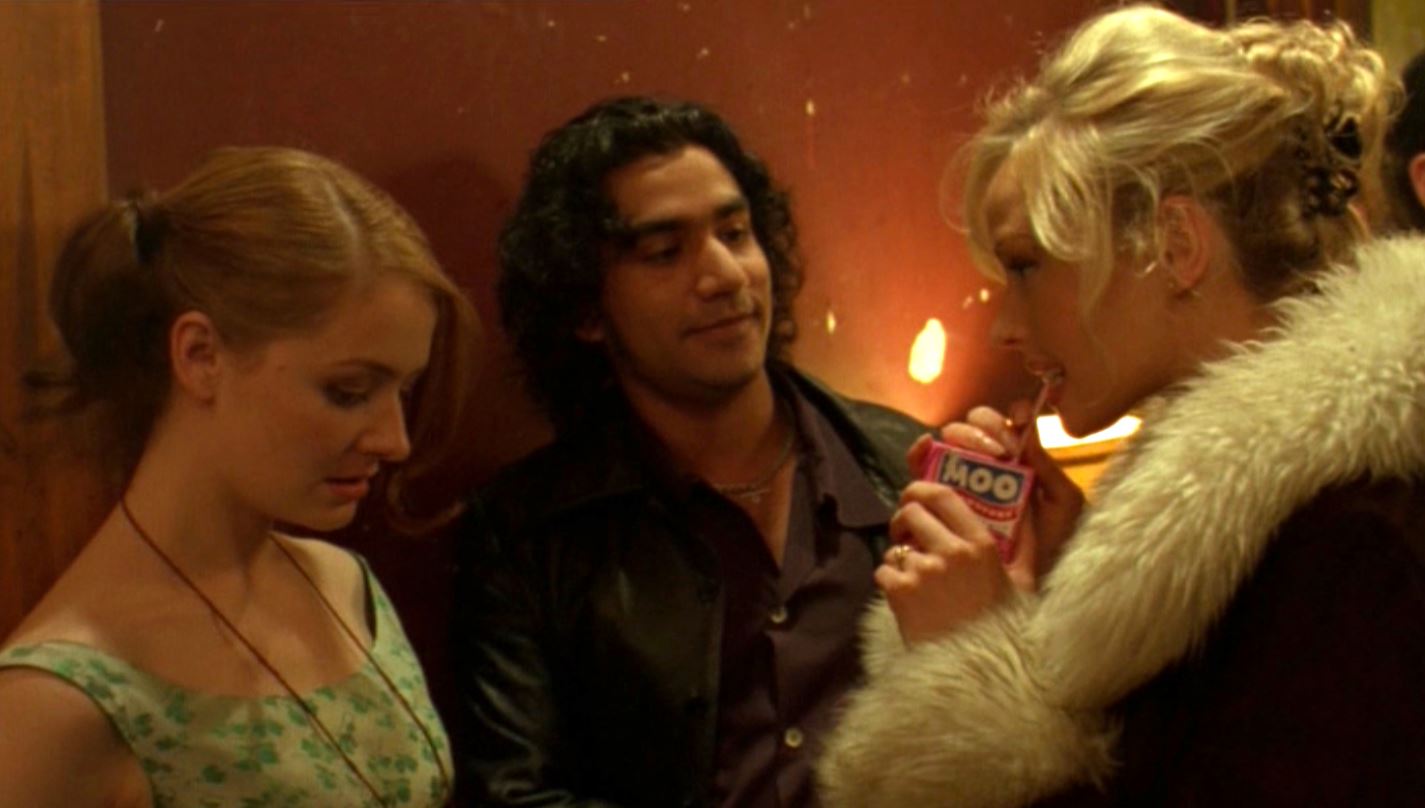 Miranda Otto, Naveen Andrews, and Kimberley Davies in True Love and Chaos (1997)