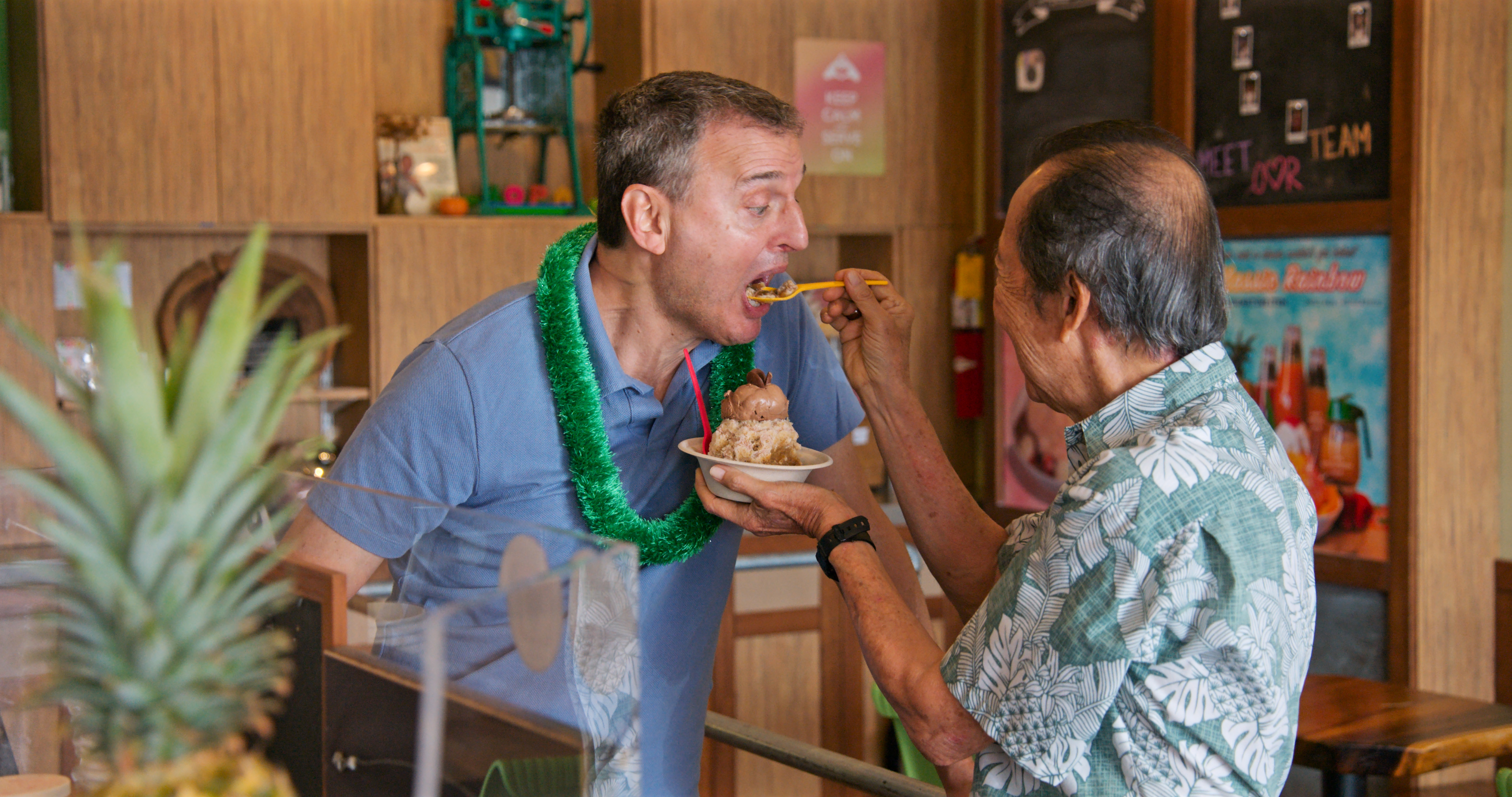 Phil Rosenthal in Hawaii (2020)