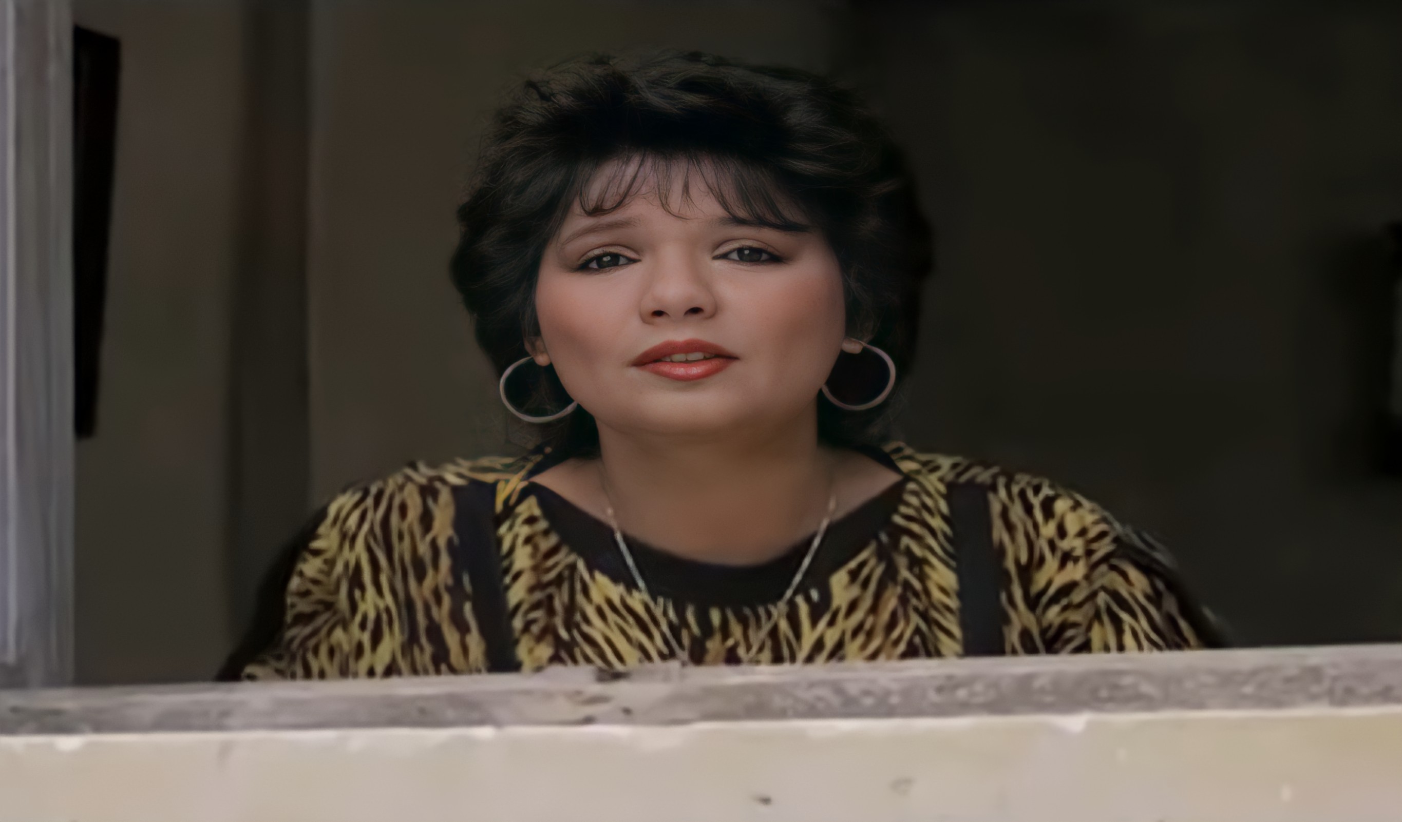 Aida Riyad in Allaeb ma'a alkebar (1991)