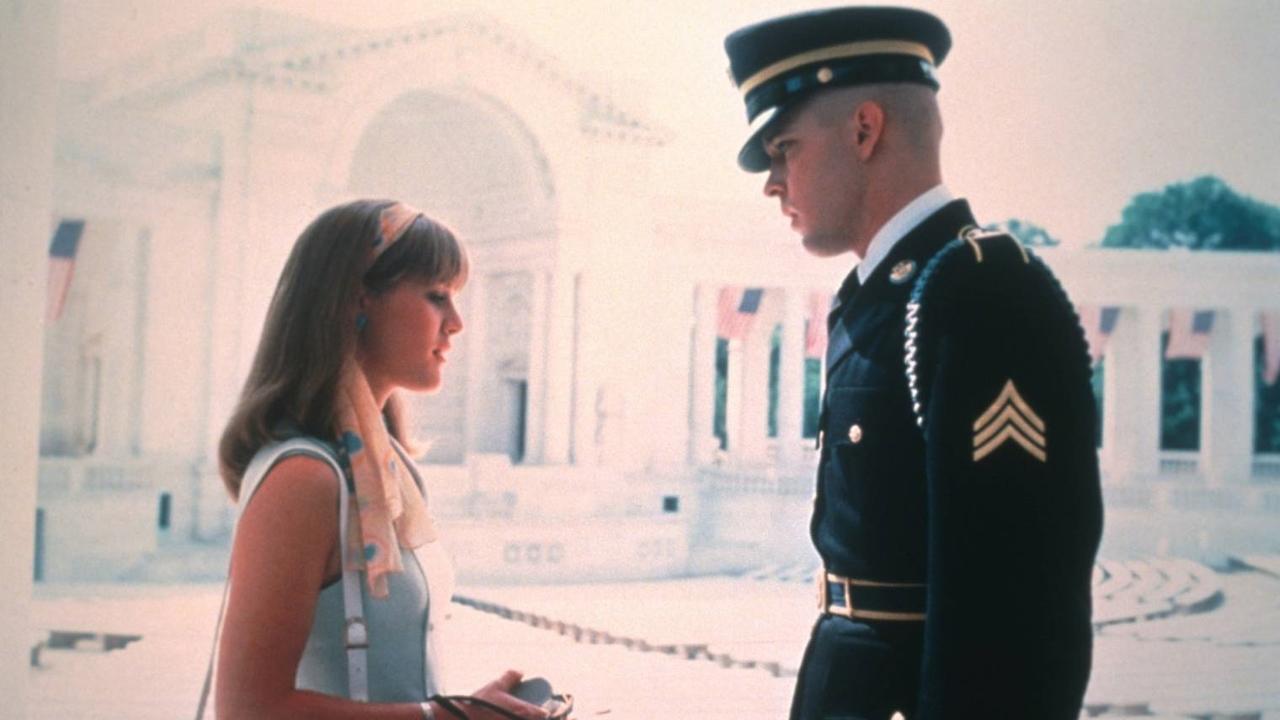 Mary Stuart Masterson and D.B. Sweeney in Gardens of Stone (1987)