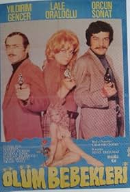 Yildirim Gencer, Lale Oraloglu, and Orçun Sonat in Ölüm Bebekleri (1972)