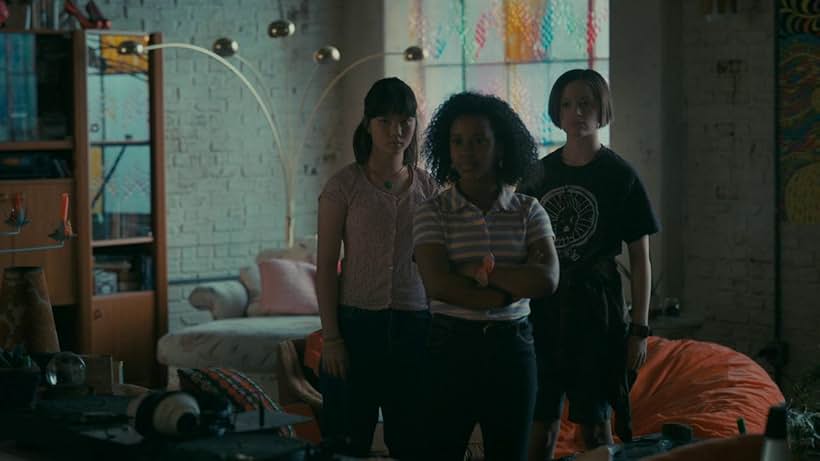 Sofia Rosinsky, Riley Lai Nelet, and Camryn Jones in Paper Girls (2022)