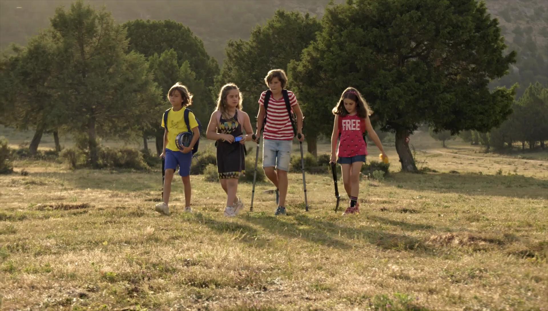 Alejandro Serrano, Mafalda Carbonell, Teresa Rodríguez, and Nico Rossi in La cápsula del tiempo (2019)