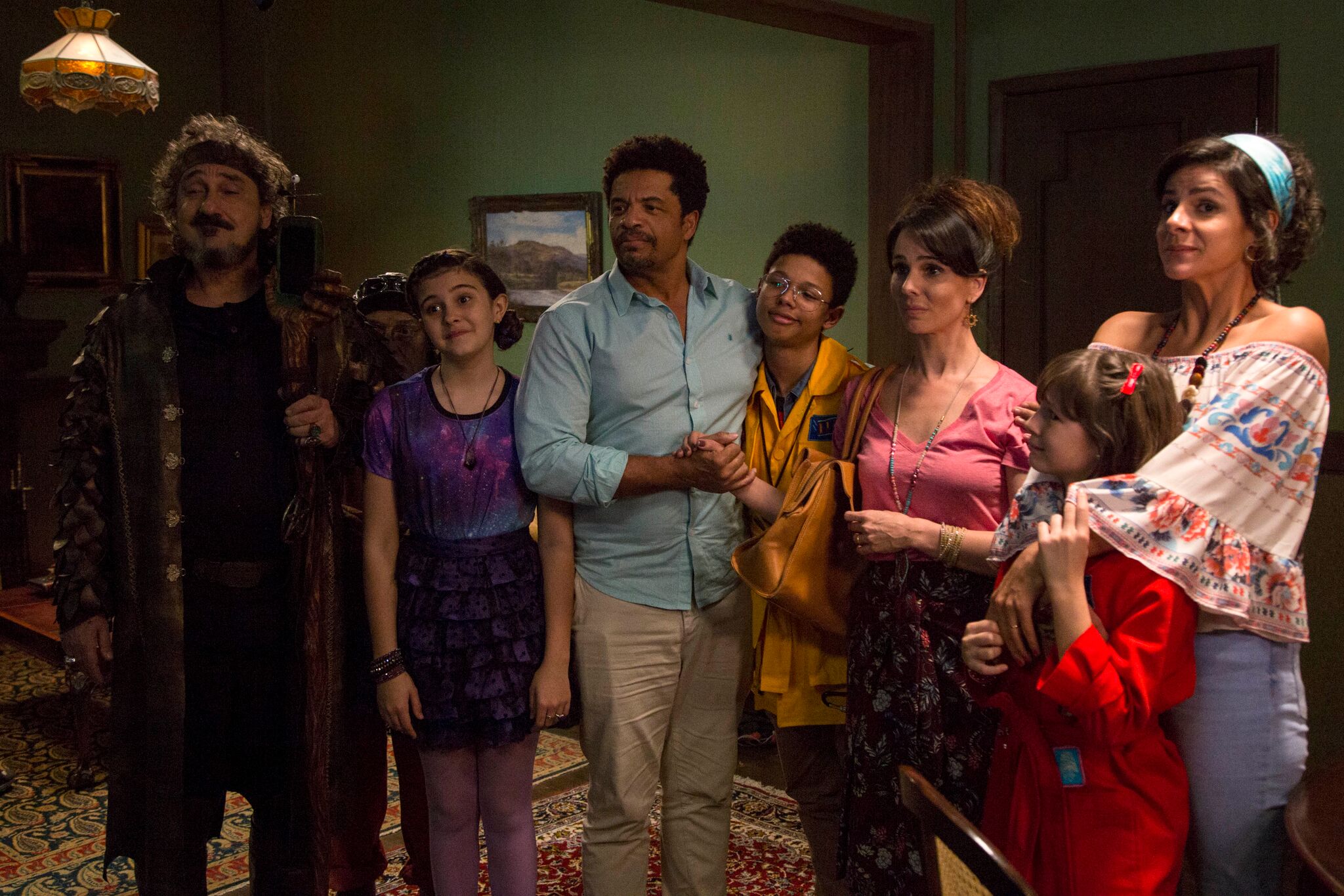 Miriam Freeland, Charles Myara, Luciano Quirino, Nicole Orsini, Letícia Braga, Carol Futuro, and Anderson Lima in Detetives do Prédio Azul 2: O Mistério Italiano (2018)