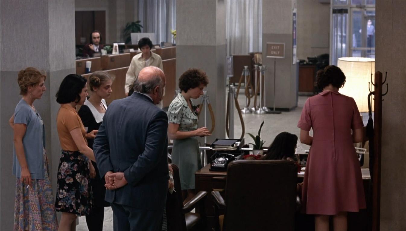 Al Pacino, John Cazale, Carol Kane, Penelope Allen, Sully Boyar, Sandra Kazan, Marcia Jean Kurtz, Amy Levitt, and Estelle Omens in Dog Day Afternoon (1975)