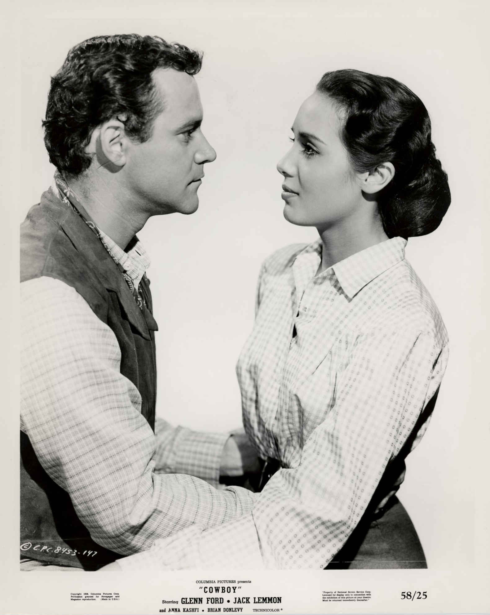 Jack Lemmon and Anna Kashfi in Cowboy (1958)