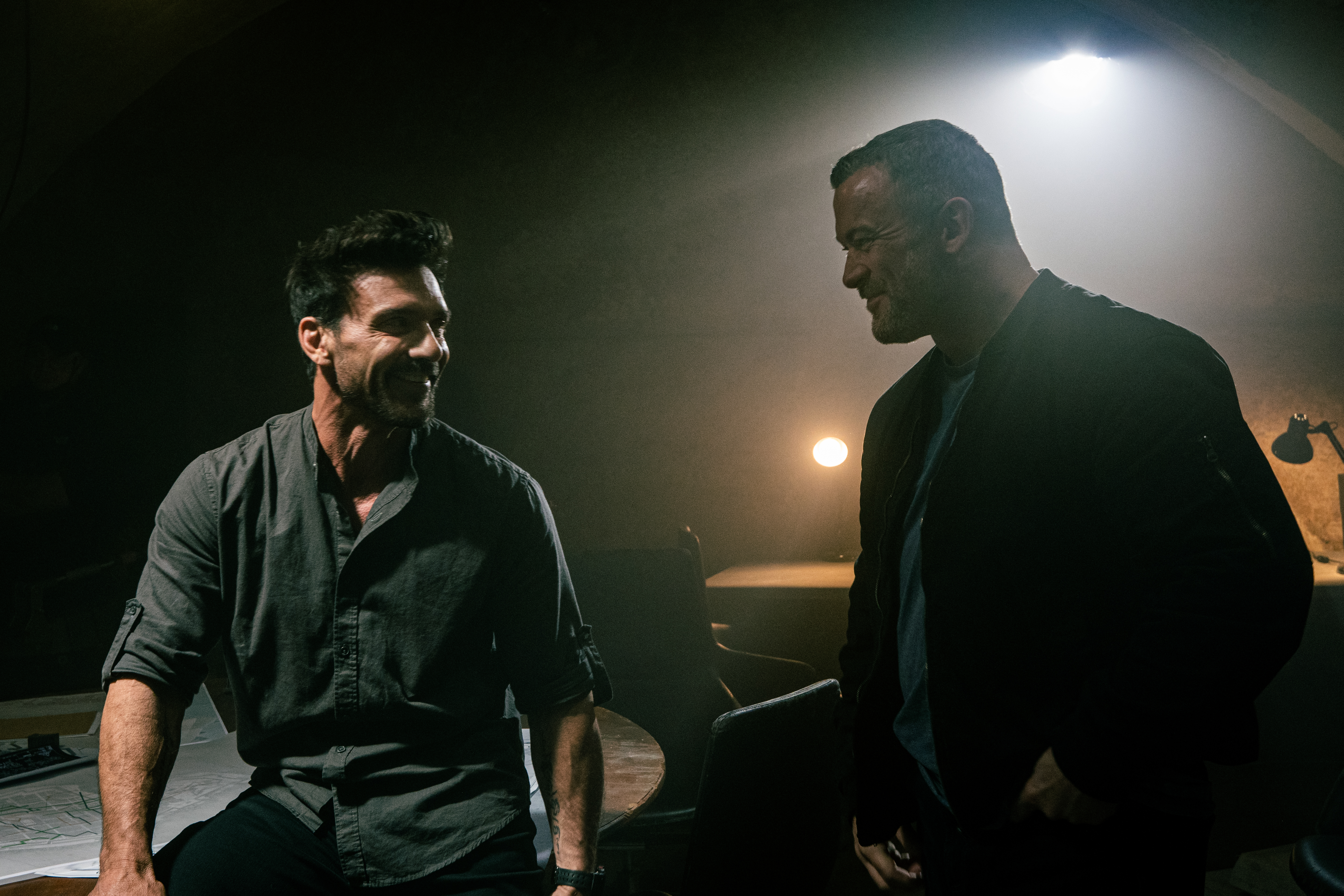 Frank Grillo, Lee Charles - Hounds of War