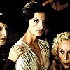 Rosa Maria Sardà, Penélope Cruz, and Loles León in La niña de tus ojos (1998)