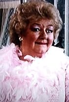 Joan Sims in Hetty Wainthropp Investigates (1996)