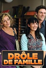 Christine Citti, Juliette Arnaud, and Samuel Theis in Drôle de famille! (2009)