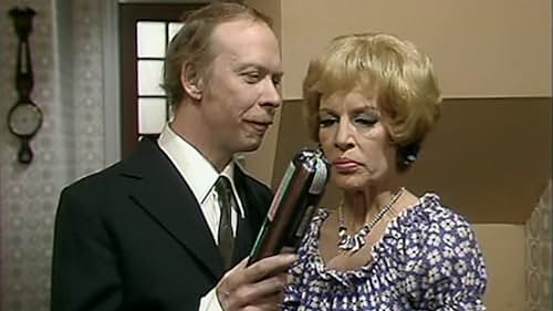 Yootha Joyce and Brian Murphy in The Four Letter Word (1978)