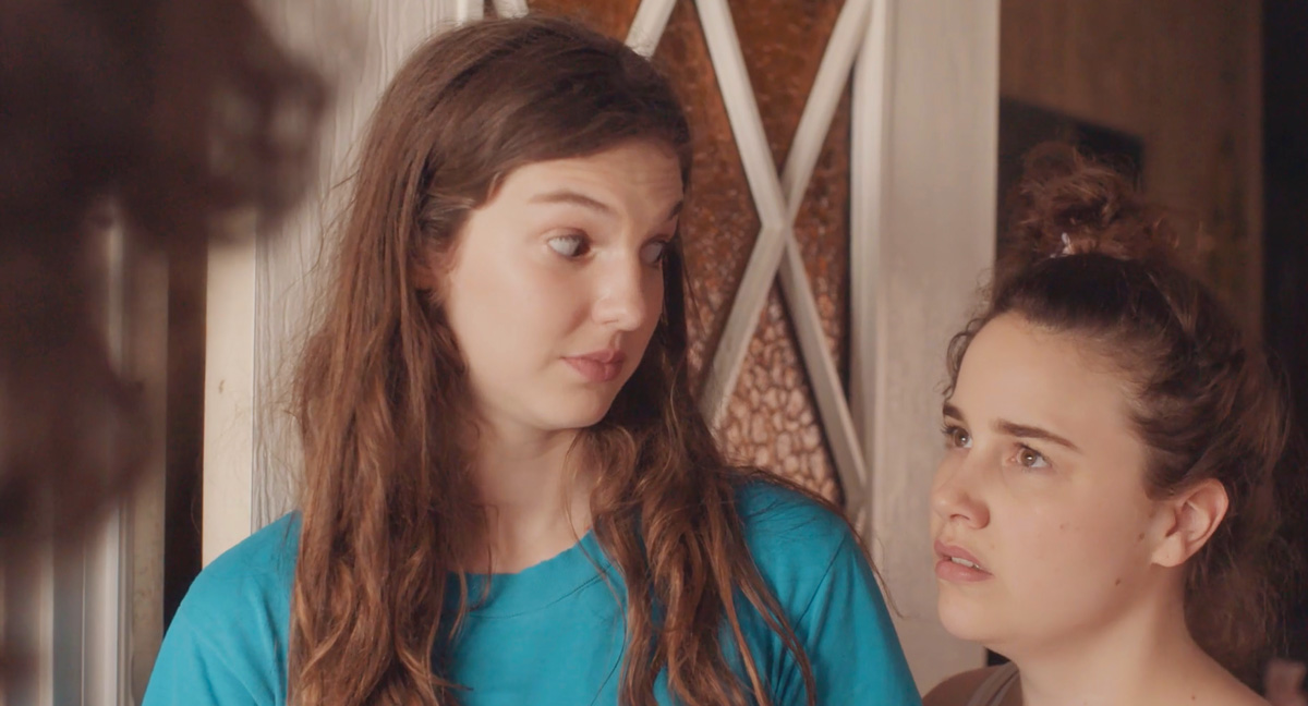 Macey Isaacs and Jenny Leiferman in Pink Trailer (2017)