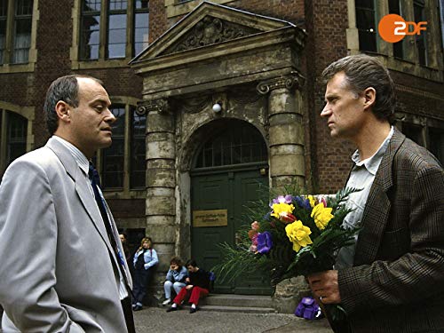 Robert Atzorn and Jochen Kolenda in Unser Lehrer Doktor Specht (1992)