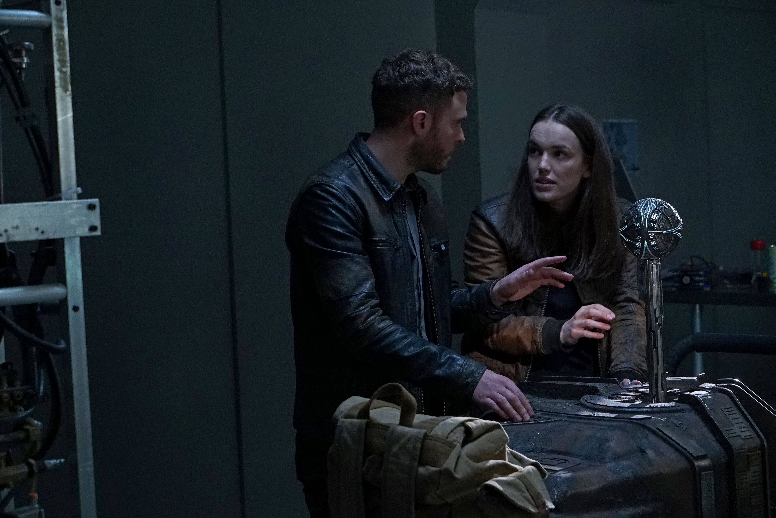 Iain De Caestecker and Elizabeth Henstridge in Agents of S.H.I.E.L.D. (2013)