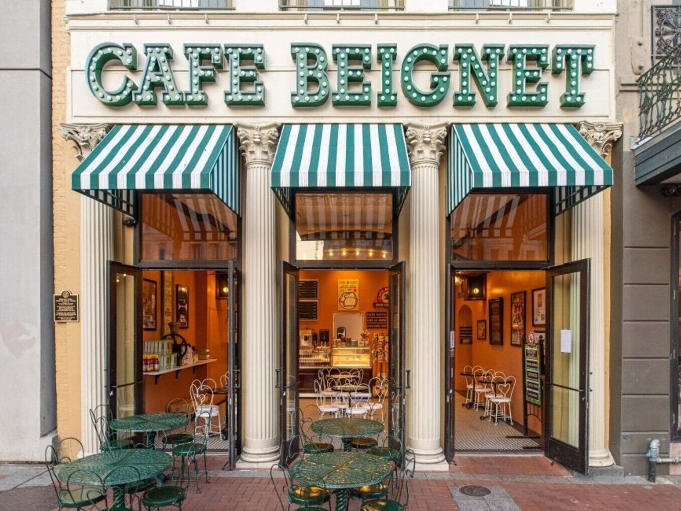 Outside the charming New-Orleans venue, Cafe Beignet